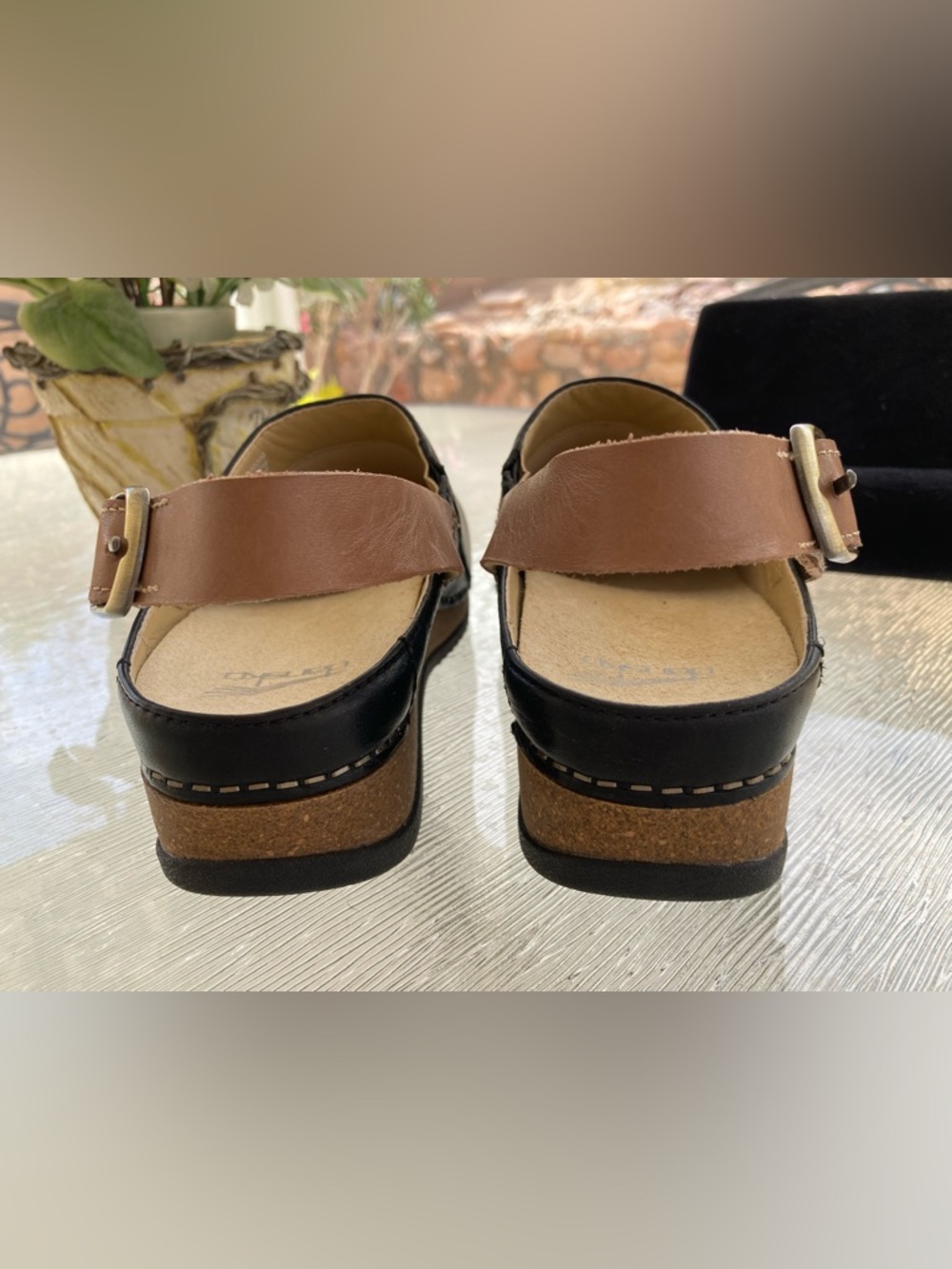 Dansko Merrin – Black Waxy Milled Velcro Backstrap Clogs 🖤 EUC 🖤 - Picture 8 of 9